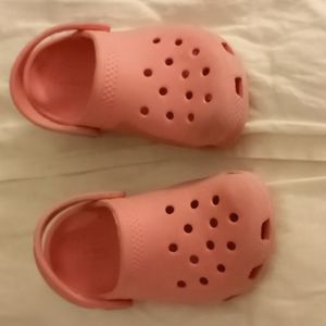 Crocs little girl size 7